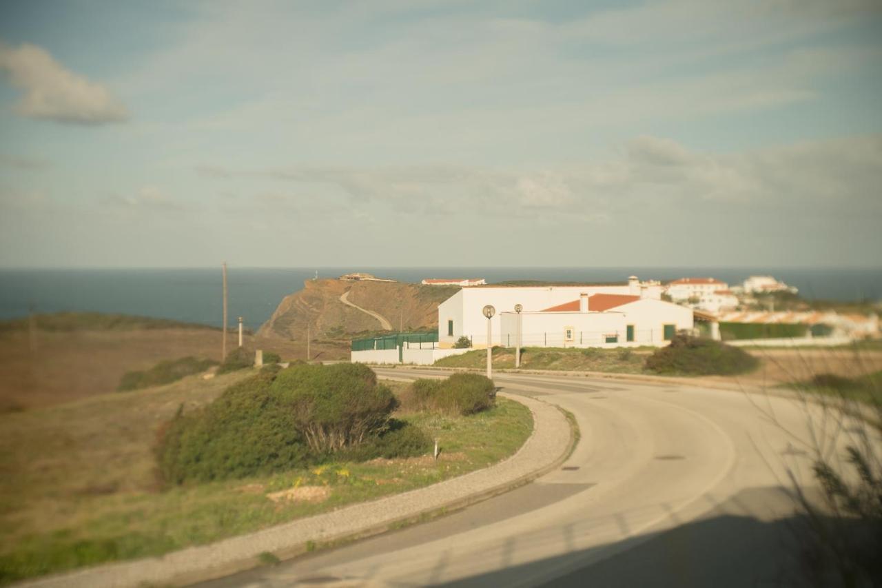 Hi Arrifana Destination Hostel Aljezur Exteriör bild